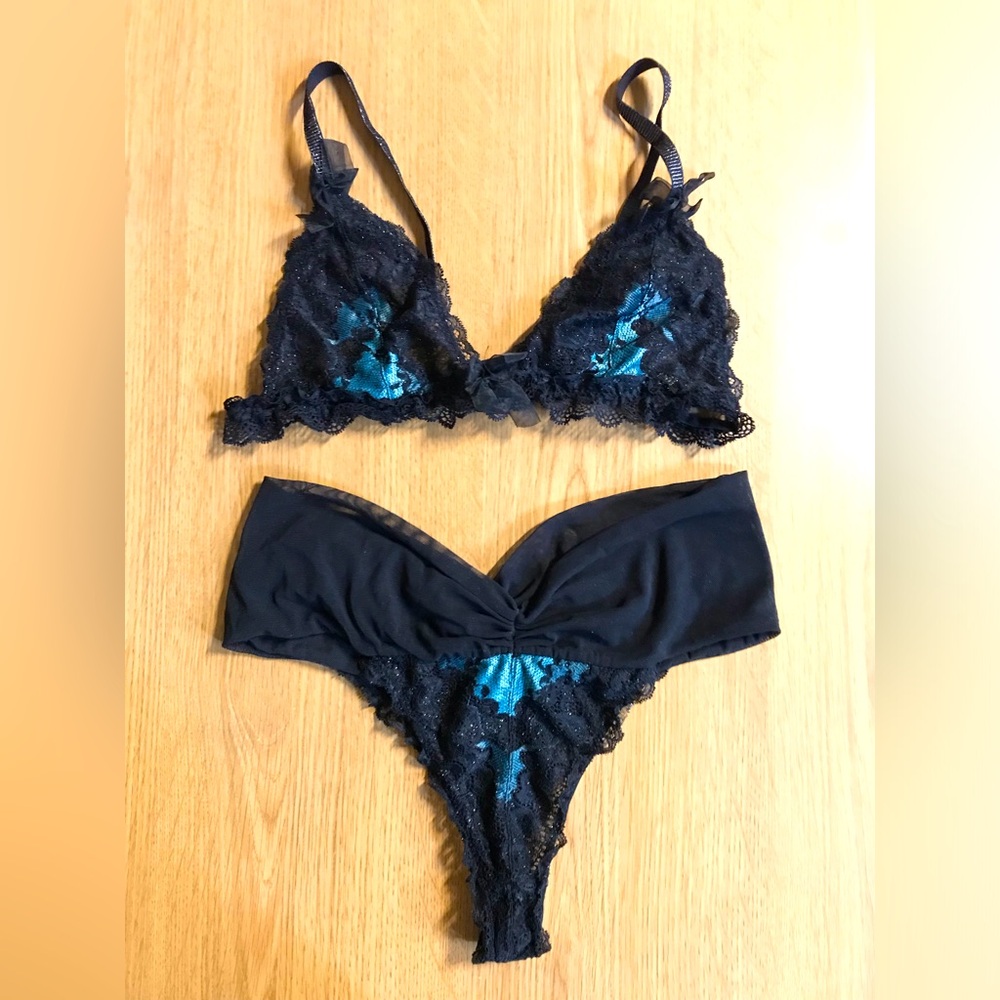 De Chelles bra and panty set
